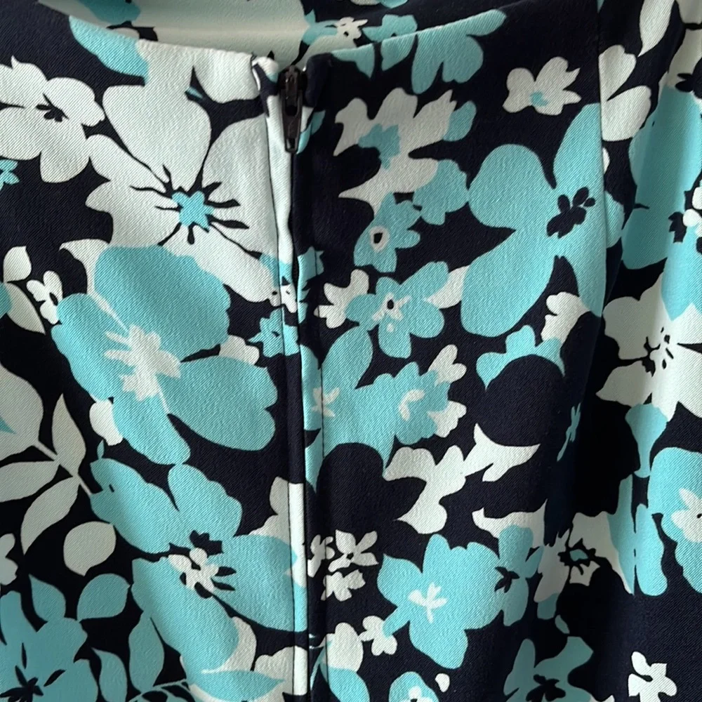 Briggs petite pencil floral skirt. (3) - Picture 3 of 6